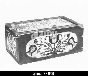 Scatola di candele di pino americano, datata 1783, che illustra la lavorazione del legno del XVIII secolo, lo stoccaggio domestico e il design. Foto Stock