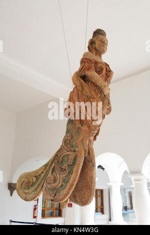 Statua di Yemaya ( Yemoja ), l'acqua Dea, sulla prua di una nave nel Palazzo Presidenziale, Quito Ecuador America del Sud Foto Stock