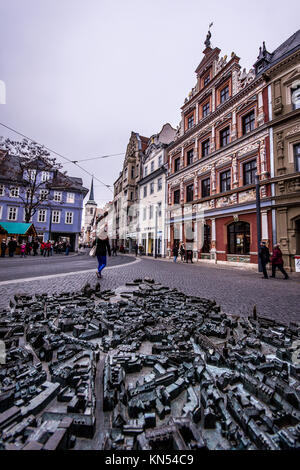 La città di Erfurt con mappa della città in primo piano Foto Stock