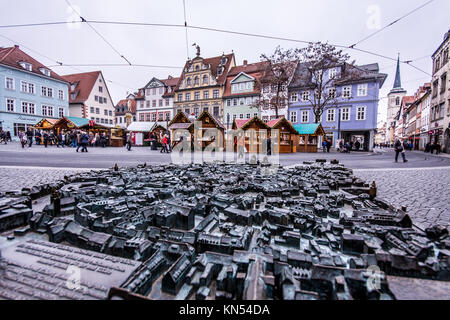 La città di Erfurt con mappa della città in primo piano Foto Stock