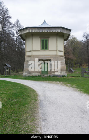 Stoccarda europeo Rotwildgehege Hut Park Germania Baerensee all'aperto deserto percorso nessuno autunno freddo Foto Stock