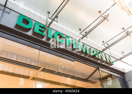 Deichmann grande logo del negozio Stuttgart City Main Street caduta stagione Closeup Ottobre 27 2017 Foto Stock