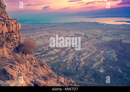 Vista aerea da Masada. Sunrise nel deserto Judaean Foto Stock