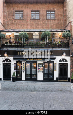 I tre bussole pub e ristorante situato a 66, Cowcross Street, Farringdon, London, Regno Unito Foto Stock