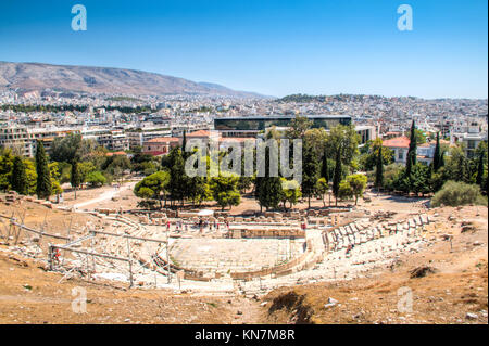 Il Teatro di Dioniso, una delle principali attrazioni dell'Acropoli di Atene, capitale della Grecia Foto Stock