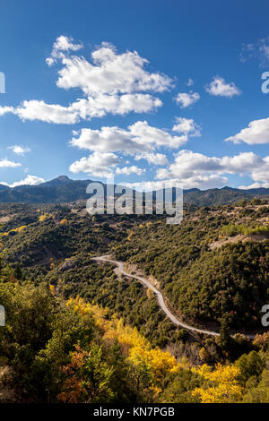 Bellissimo paesaggio nel villaggio Nymfasia, nella regione di Arcadia, Peloponneso e Grecia. Foto Stock