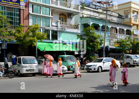 Scena di strada a Mandalay, Myanmar Foto Stock