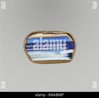 Questo frammento di intarsi a mosaico di vetro mostra antiche arti decorative e artigianato, illustrando le tecniche del mosaico. Foto Stock