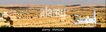 Vista di Ksar Ouled Abdelwahed a Ksour Jlidet villaggio nel sud della Tunisia Foto Stock