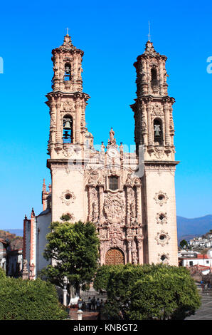 Facciata di Santa Prisca Chiesa Parrocchiale, Taxco de Alarcon Città, Stato di Guerrero, Messico, America del Nord Foto Stock