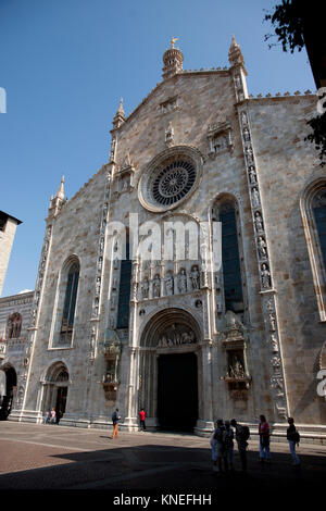 Parte anteriore del Duomo di Como, Como, Lombardia, Italia, Europa - agosto 2011 Foto Stock