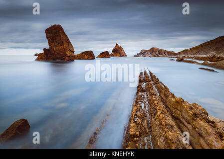 Playa de la Arnia, Santander, Cantabria, SPAGNA Foto Stock