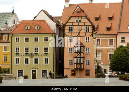 Tschechien, Böhmen : Eger ( Cheb ), der historische Marktplatz, Platz des Königs mit Fachwerkhäusern genannt Spalicek-Stöckl Foto Stock