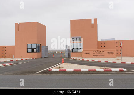 Noor Solar Energy Station ingresso edificio a Ouarzazate Foto Stock