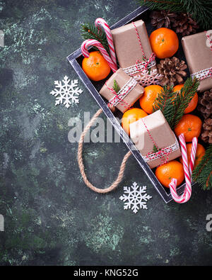 Natale o Capodanno composizione con i tangerini Foto Stock