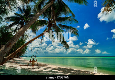 Swing sulla spiaggia, Ko Samui - Tailandia Foto Stock