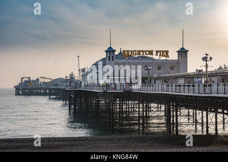 Il Brighton Pier, Sussex, Inghilterra, Regno Unito. Foto Stock