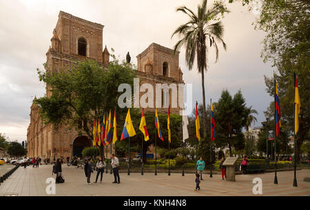 Cattedrale di Cuenca dell Immacolata Concezione e Parque Calderon, Cuenca Ecuador America del Sud Foto Stock