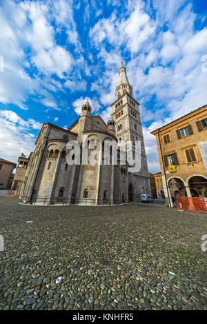 Modena, Piazza Grande con il Duomo e la torre Ghirlandina, Italia Foto Stock