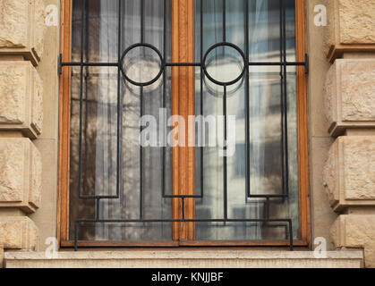 Berlino, Germania. 31 Mar, 2017. Una finestra nella forma di un volto, fotografato a Berlino, Germania, 31 marzo 2017. Credito: Wolfram Steinberg/dpa/Alamy Live News Foto Stock