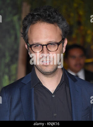 Hollywood, California, USA. Undicesimo Dec, 2017. Jake Kasdan arriva per il 'Jumanji: Welcome To The Jungle' Los Angeles Premiere al teatro cinese. Credito: Lisa O'Connor/ZUMA filo/Alamy Live News Foto Stock