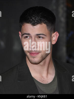 Hollywood, California, USA. Undicesimo Dec, 2017. Nick Jonas arriva per il 'Jumanji: Welcome To The Jungle' Los Angeles Premiere al teatro cinese. Credito: Lisa O'Connor/ZUMA filo/Alamy Live News Foto Stock
