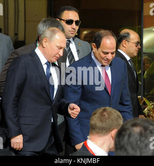 Il Cairo, Egitto. Undicesimo Dec, 2017. Il Presidente egiziano Abdel Fattah al-Sisi riceve il Presidente russo Vladimir Putin al Cairo, in Egitto, a Dic. 11, 2017 Credito: il Presidente egiziano Ufficio APA/images/ZUMA filo/Alamy Live News Foto Stock