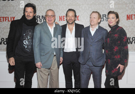 New York, NY, STATI UNITI D'AMERICA. 12 Dic, 2017. Christian Camargo, Errol Morris, Peter Sarsgaard, Scott Pastore e Molly Parker frequentare il 'Assenzio' New York premiere al Campbell su dicembre 12, 2017 in New York City. Credito: John Palmer/media/punzone Alamy Live News Foto Stock