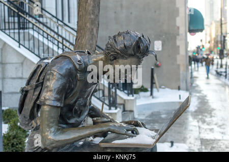 Studente di Montreal statua sulla Sherbrooke Street. Foto Stock