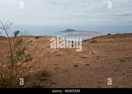 Vista da Lanzarote a isola Gaciosa, Isole canarie, Spagna Foto Stock