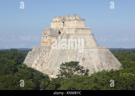 Piramide del mago, Uxmal, Messico Foto Stock