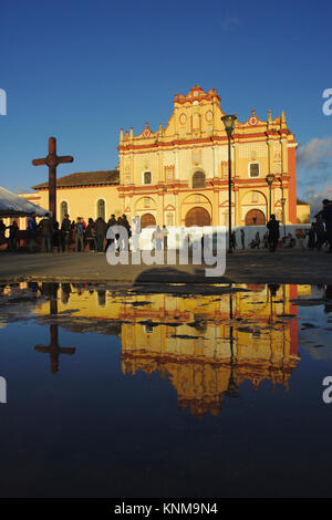 San Cristóbal de las Casas, cattedrale, danneggiati dal terremoto, Chiapas, Messico Foto Stock