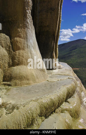 Hierve el Agua, cascadas petrificadas, Oaxaca, Messico Foto Stock