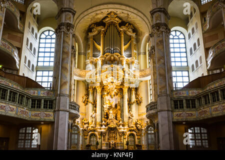 La Frauenkirche di Dresda Architettura interni ornati religione decorazione altare Area di culto Foto Stock