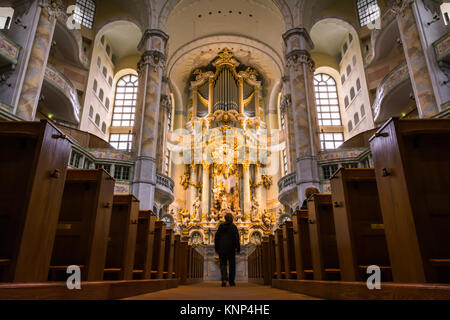 La Frauenkirche di Dresda Architettura interni ornati religione decorazione altare Area di culto Foto Stock