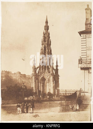 Lo Scott Monument a Edimburgo, Scozia, è un monumento gotico vittoriano dedicato allo scrittore Sir Walter Scott, caratterizzato da guglie, statue e intricate opere in pietra. Foto Stock
