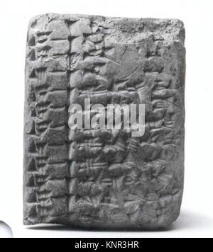 Una tavoletta cuneiforme, numero di catalogo ME86.11.72, dall'archivio di Ebabbar, che descrive dettagliatamente i documenti degli operai dell'antica Mesopotamia. Illustra le pratiche amministrative e di gestione del lavoro. Foto Stock