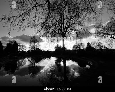 Stoke Park Gardens, Guildford, Surrey, Regno Unito. Foto Stock