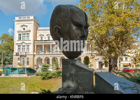 SOFIA, BULGARIA - Ottobre 08, 2017: Monumento a Stambolov, primo ministro della Bulgaria negli anni 1886-1887 Foto Stock