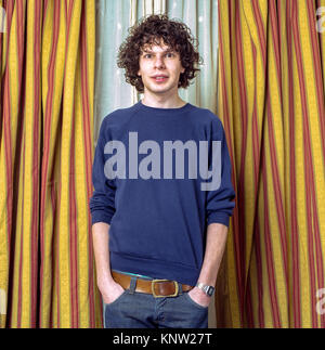 Simon Amstell, inglese comico, presentatore della televisione, sceneggiatore, regista e attore. Londra Inghilterra, Regno Unito. Foto Stock