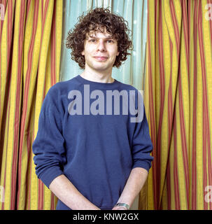 Simon Amstell, inglese comico, presentatore della televisione, sceneggiatore, regista e attore. Londra Inghilterra, Regno Unito. Foto Stock