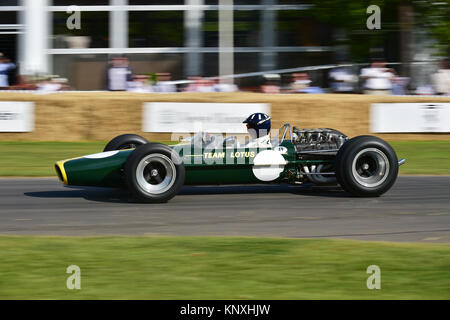 Damon Hill, Lotus 49, Goodwood FoS 2015, 2015, classic, Damon Hill, intrattenimento, intrepido, Festival della velocità, flat out, Fos, Goodwood, Goodwood FoS Foto Stock