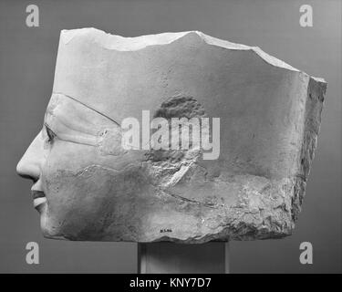 Testa di una statua di Osiride di Hatshepsut originariamente nel santuario del tempio angolo SE INCONTRATO 223574 549031 Foto Stock