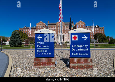 Il Libano, PA, Stati Uniti d'America - 5 Ottobre 2016: l'ingresso segni all'US Department of Veterans Affairs Medical Center in Libano County. Foto Stock