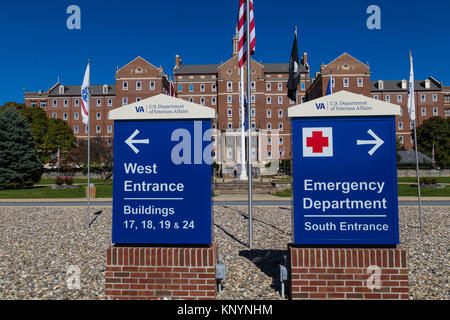 Il Libano, PA, Stati Uniti d'America - 5 Ottobre 2016: l'ingresso segni all'US Department of Veterans Affairs Medical Center in Libano County. Foto Stock