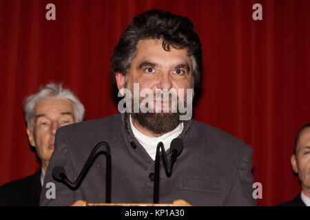 Parigi, Francia. 6 dicembre, 2017. Un ospite parla durante il "Prix du Guesclin 2017' a Cercle National des Armées il 6 dicembre 2017 a Parigi, Francia. Foto Stock