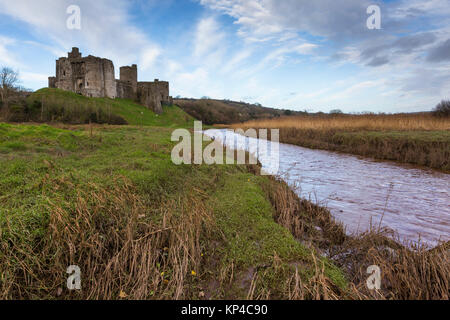 Castello medievale di Kidwelly, Carmarthenshire, Galles Foto Stock
