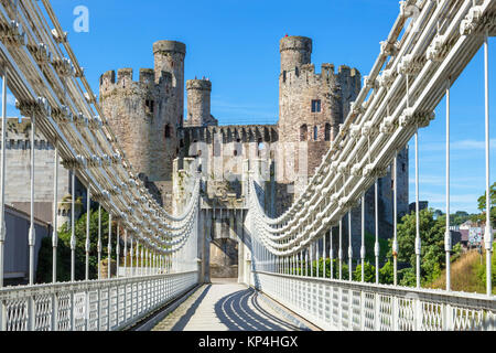 Conwy sospensione ponte da Thomas Telford North Wales conway north Wales conwy north Wales cymru conway castle Conwy Castle e ponte Conwy Gwynedd Foto Stock