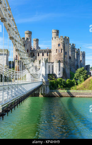 Il nord del Galles conway north Wales conwy north Wales cymru conway castle Conwy Castle e Conway sospensione ponte da Thomas Telford Conwy Gwynedd in Galles Foto Stock