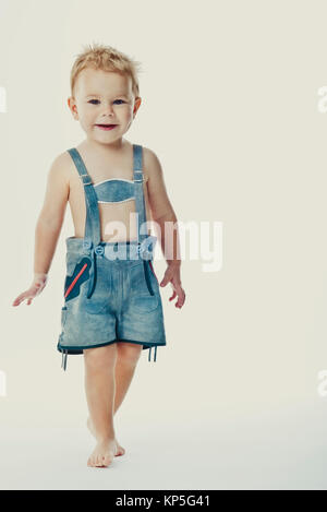 Kleiner Junge in Lederhose - little boy in pantaloni di pelle Foto Stock